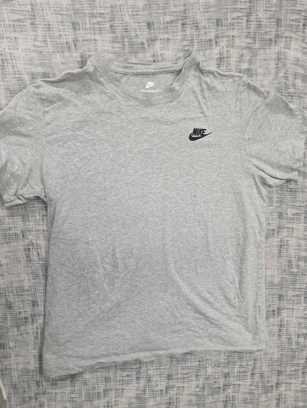 Nike Gray Short Sleeve Crewneck T-Shirt with Black Logo